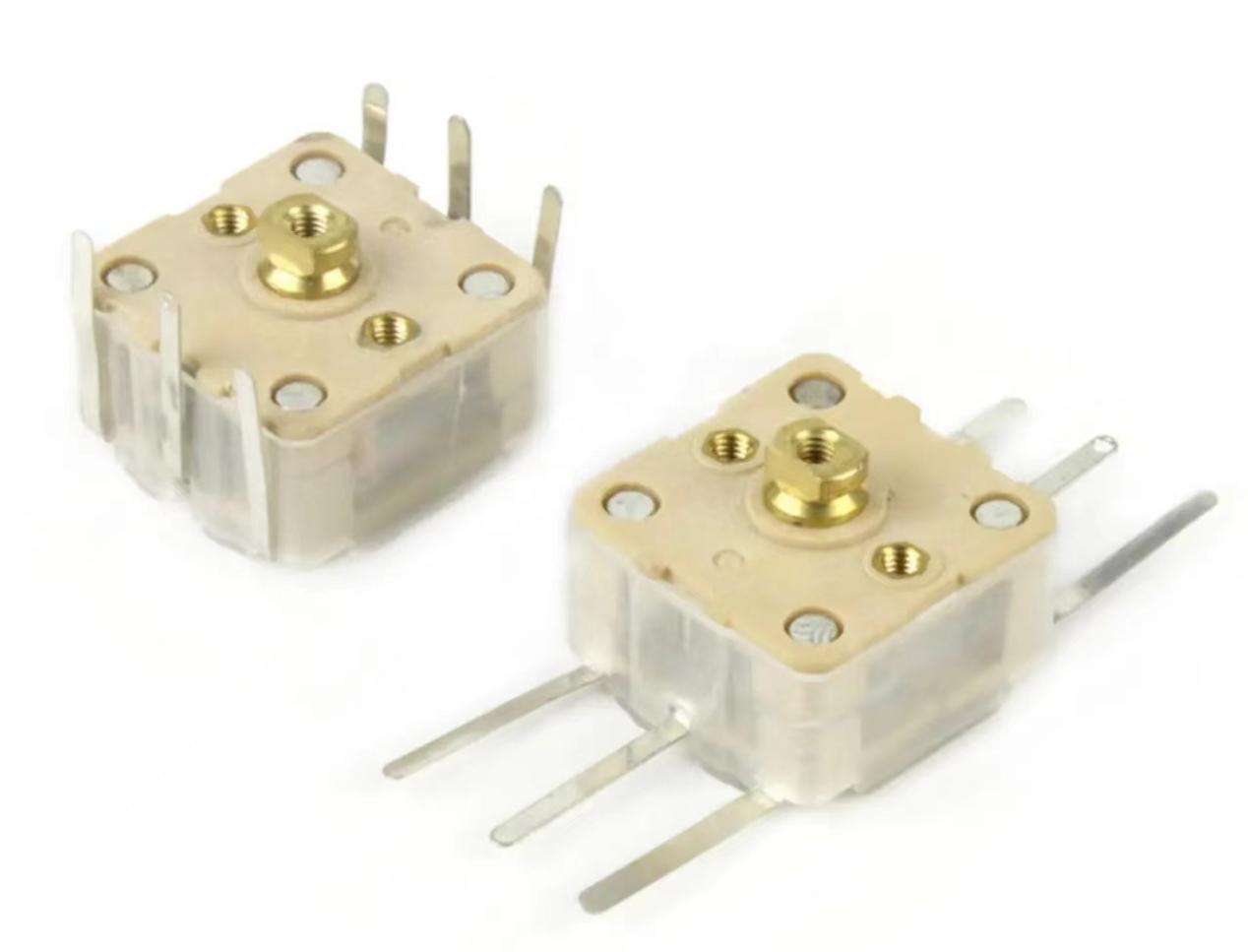 What is a variable capacitor and its function? What is a variable capacitor and its function?